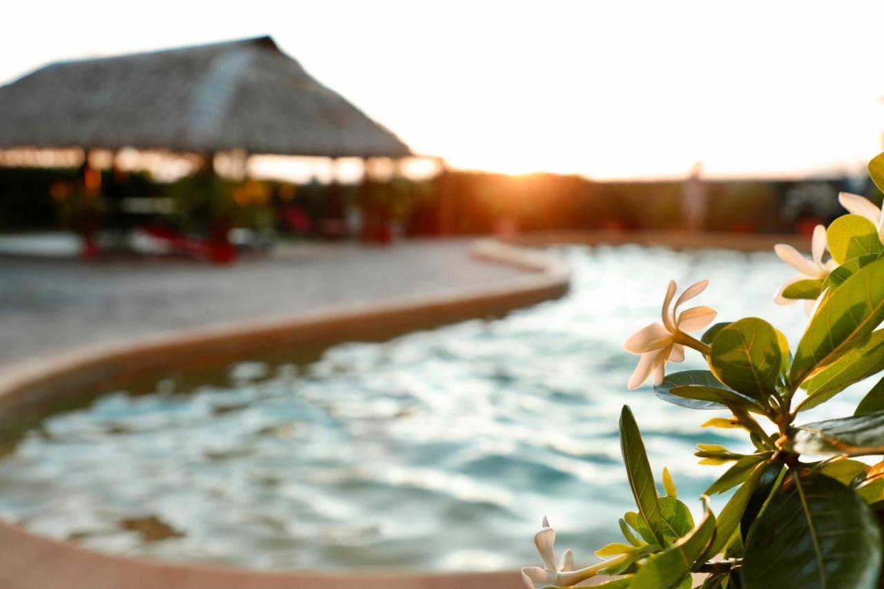 Superbe Bord De Mer, Acces Lagon Et Piscine Privee Paea Exterior foto
